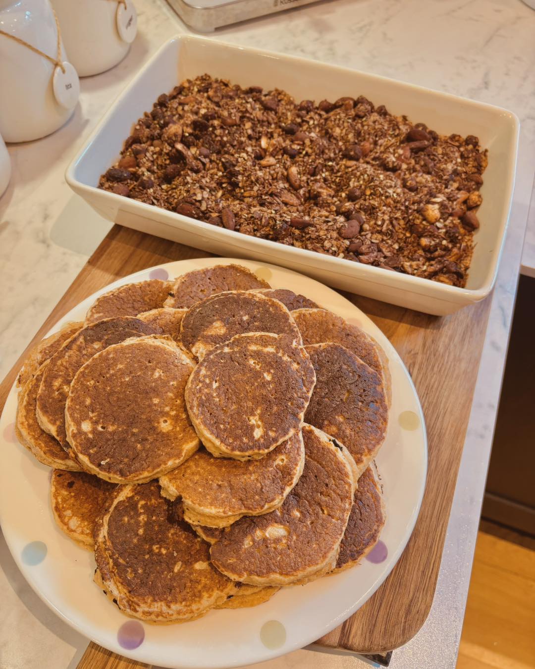 Nutrition consultation workspace with notes